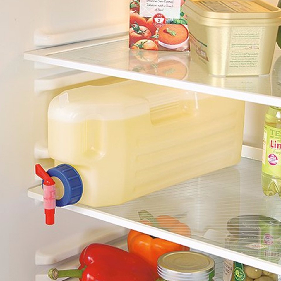 bình đựng nước uống tủ lạnh