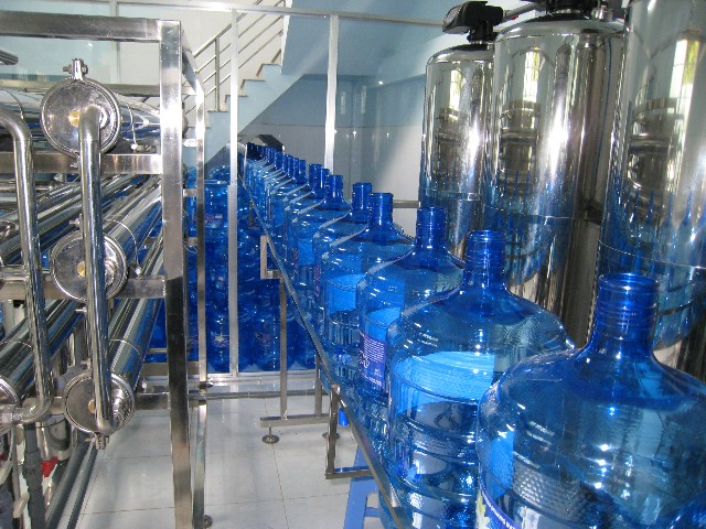 Chất lượng nguồn nước cần được đảm bảo tốt nhất trong quá trình kinh doanh các sản phẩm nước đóng bình, đóng chai