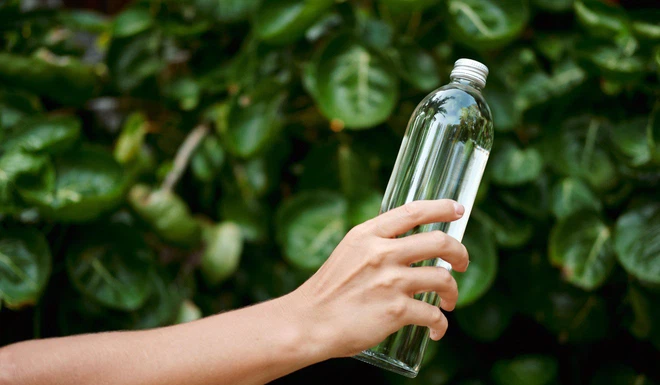 Chọn chai đựng nước thủy tinh an toàn tuyệt đối