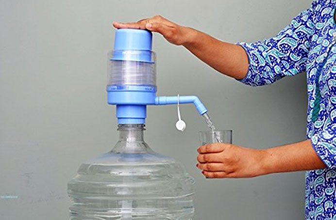 Nước đóng bình cần đảm bảo an toàn, không có tạp chất gây hại